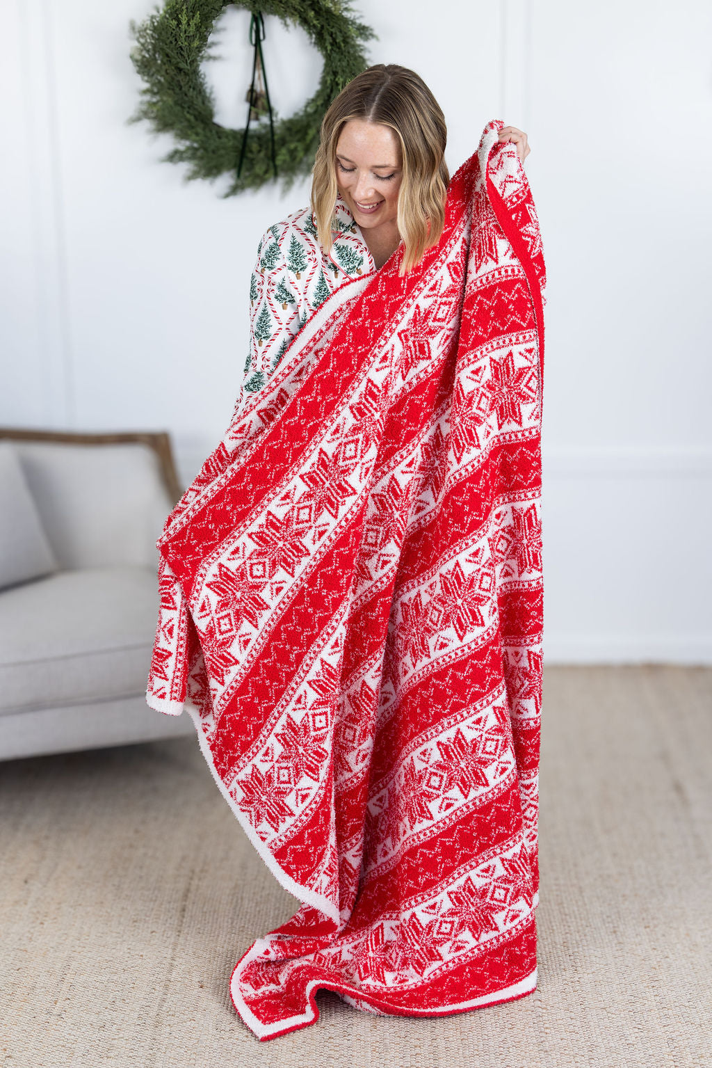 IN STOCK Plush and Fuzzy Blanket - Red Holiday