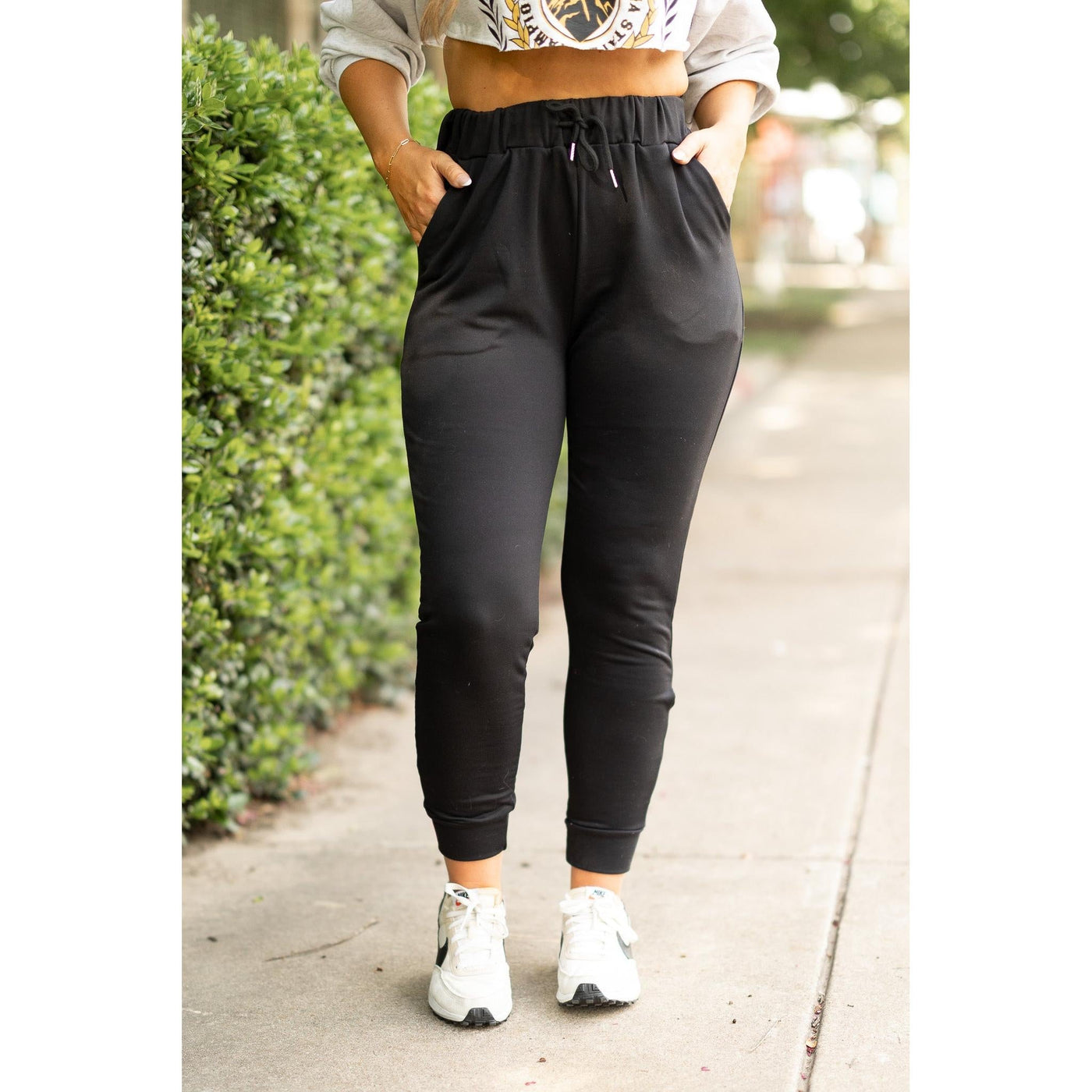 PreOrder  | The Braelyn - Black Fleece Jogger