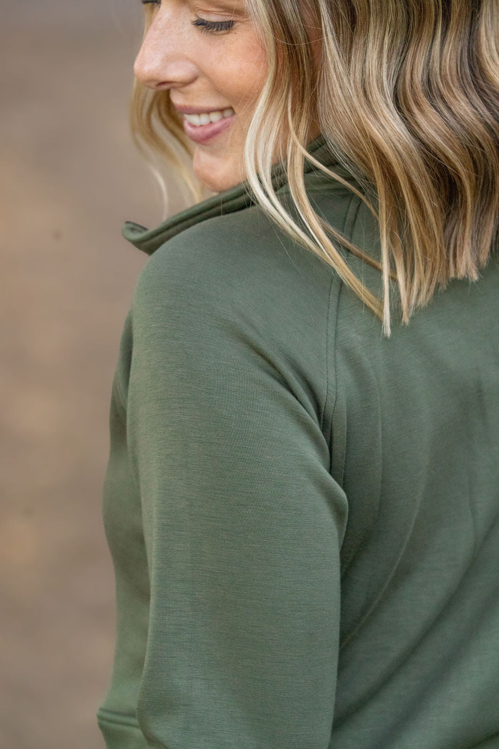 IN STOCK Mia Scuba Halfzip - Olive