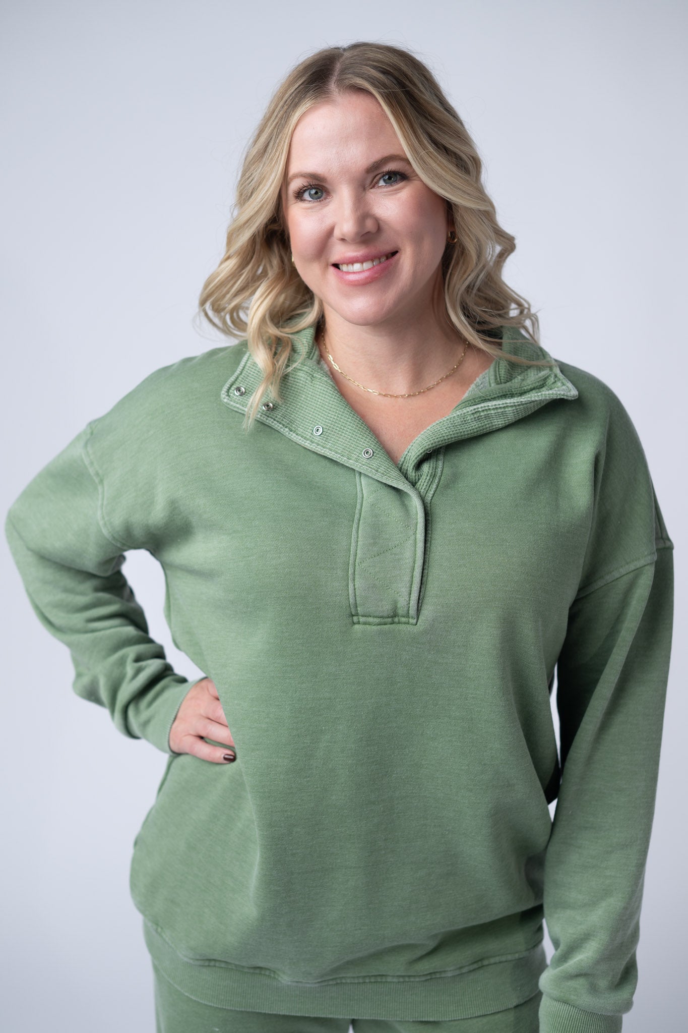 IN STOCK Jesse Vintage Wash Snap Pullover - Olive