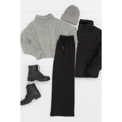 Jenna Comfy Wide Leg Fleece Pants with pockets and drawstring waist
Buttery soft wide leg fleece pants for women by Julia Rose